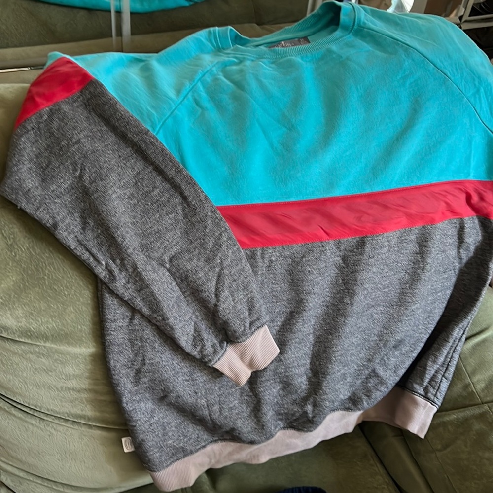 Sweatshirt